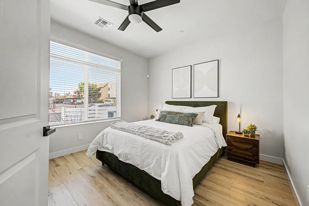 Townhome in Phoenix property photo 4