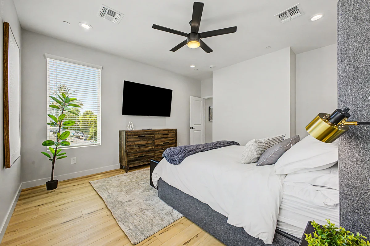 Townhome in Phoenix property photo 3