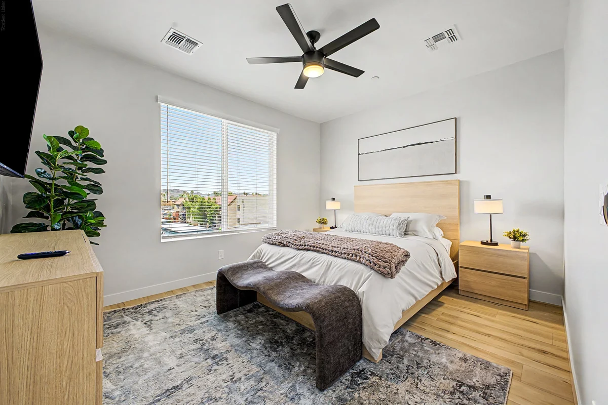 Townhome in Phoenix property photo 5