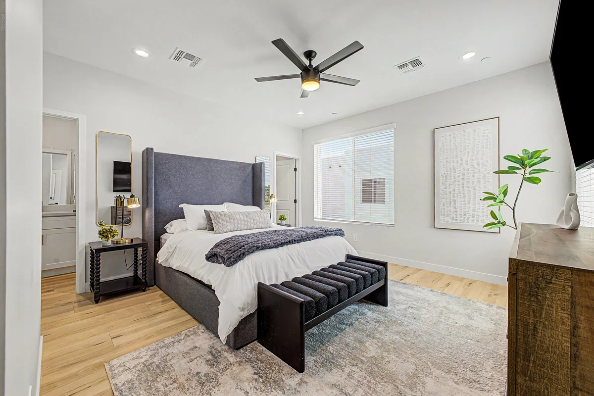 Bedroom 1 image 1