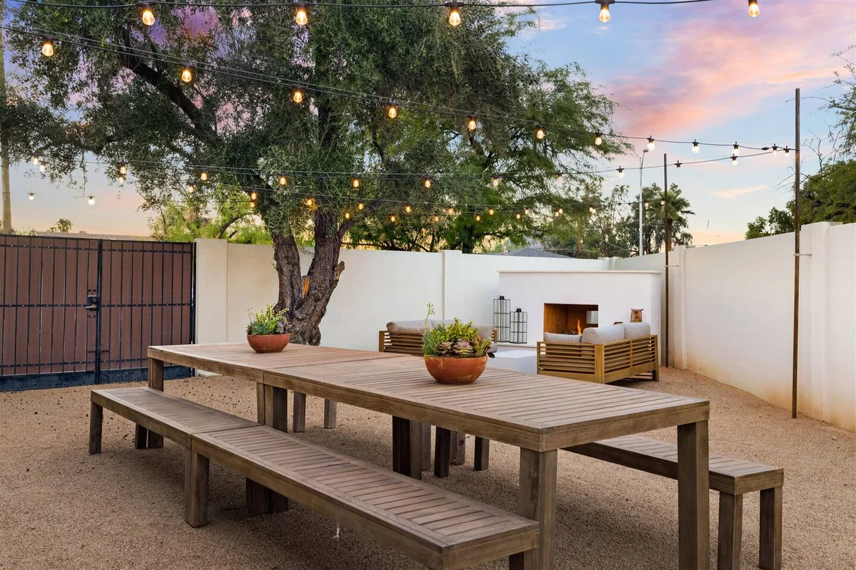 Home in Scottsdale property photo 4