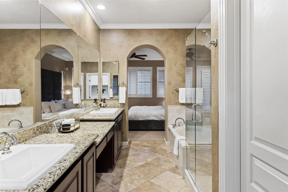 Home in Scottsdale property photo 4