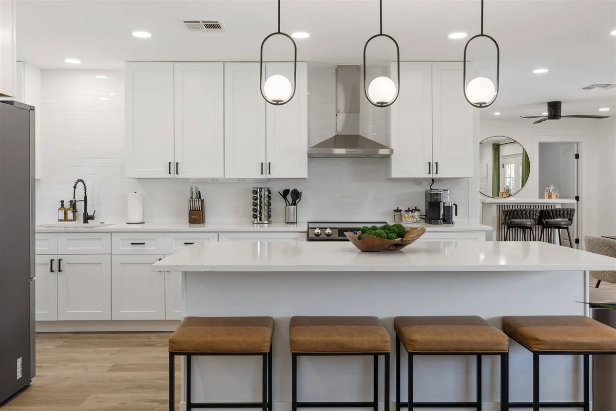 Home in Scottsdale property photo 3