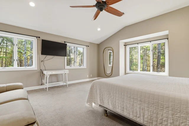 Bedroom 1 image 1