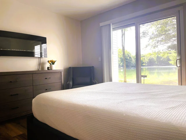 Bedroom 1 image 1