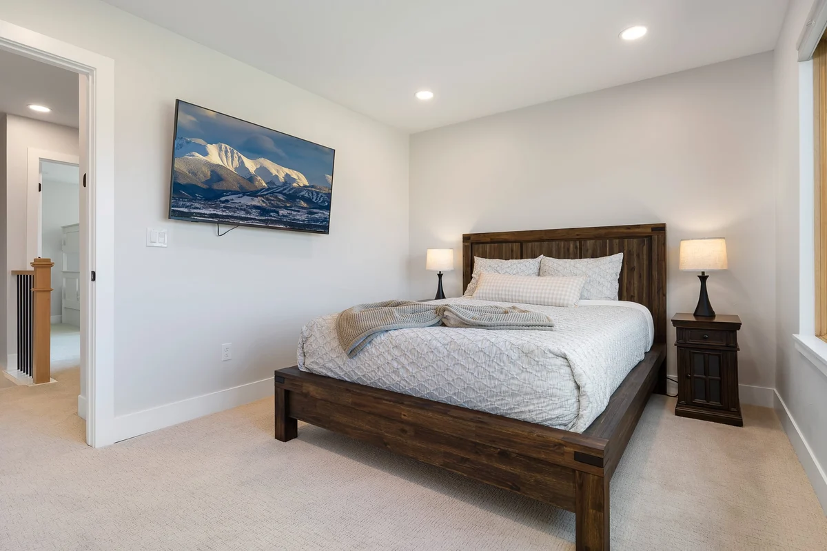 Bunk Bedroom image 1