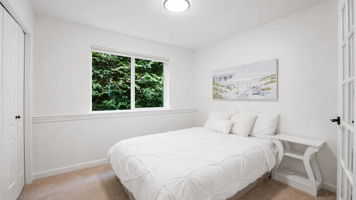 Bedroom 3 image 1