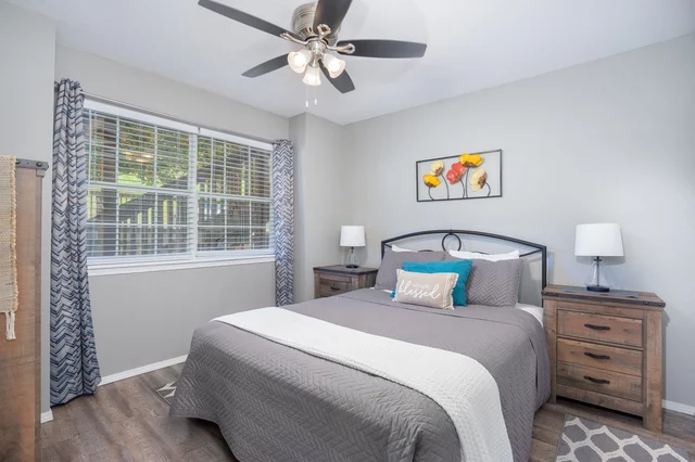 Bedroom 1 image 1