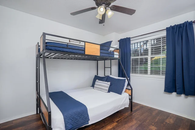 Bedroom 1 image 1