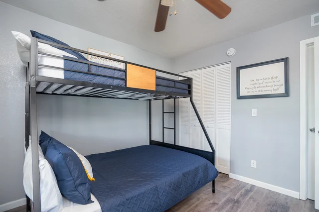 Bedroom 1 image 1