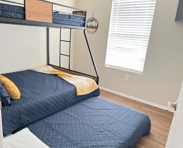 Bedroom 3 image 1