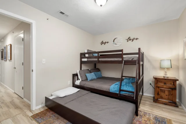 Bedroom 1 image 1