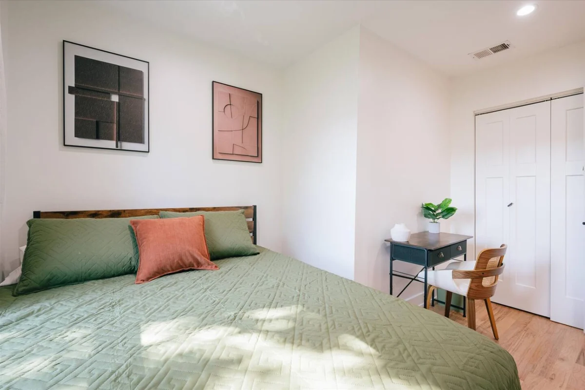 Bedroom 1 image 1