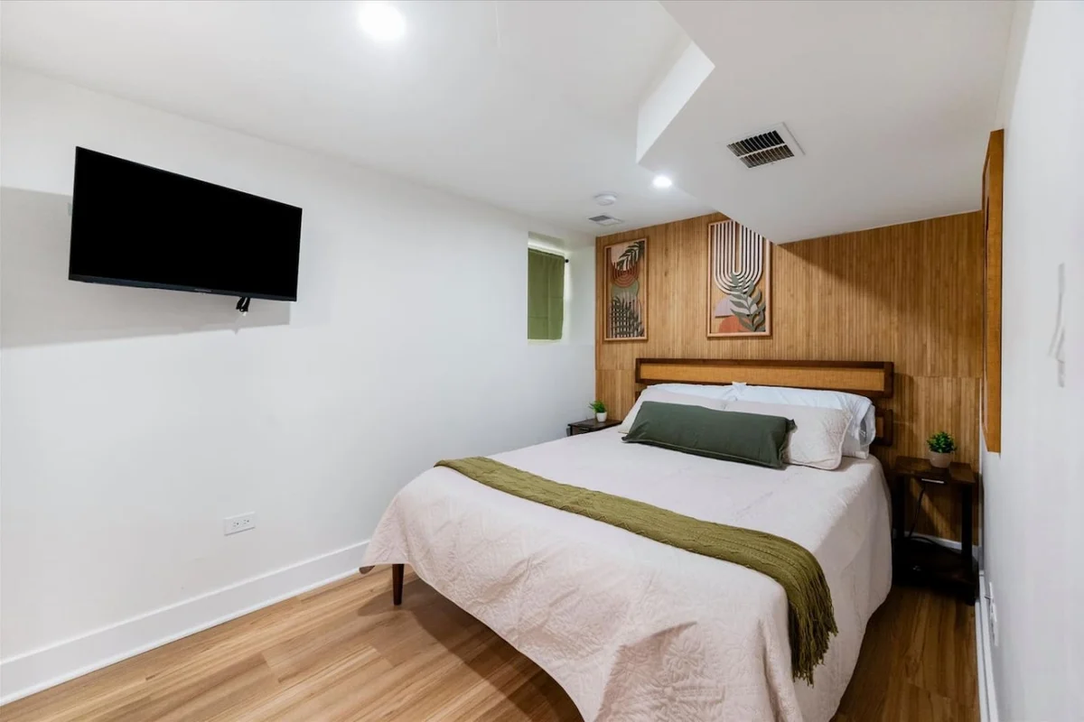Bedroom 2 image 1