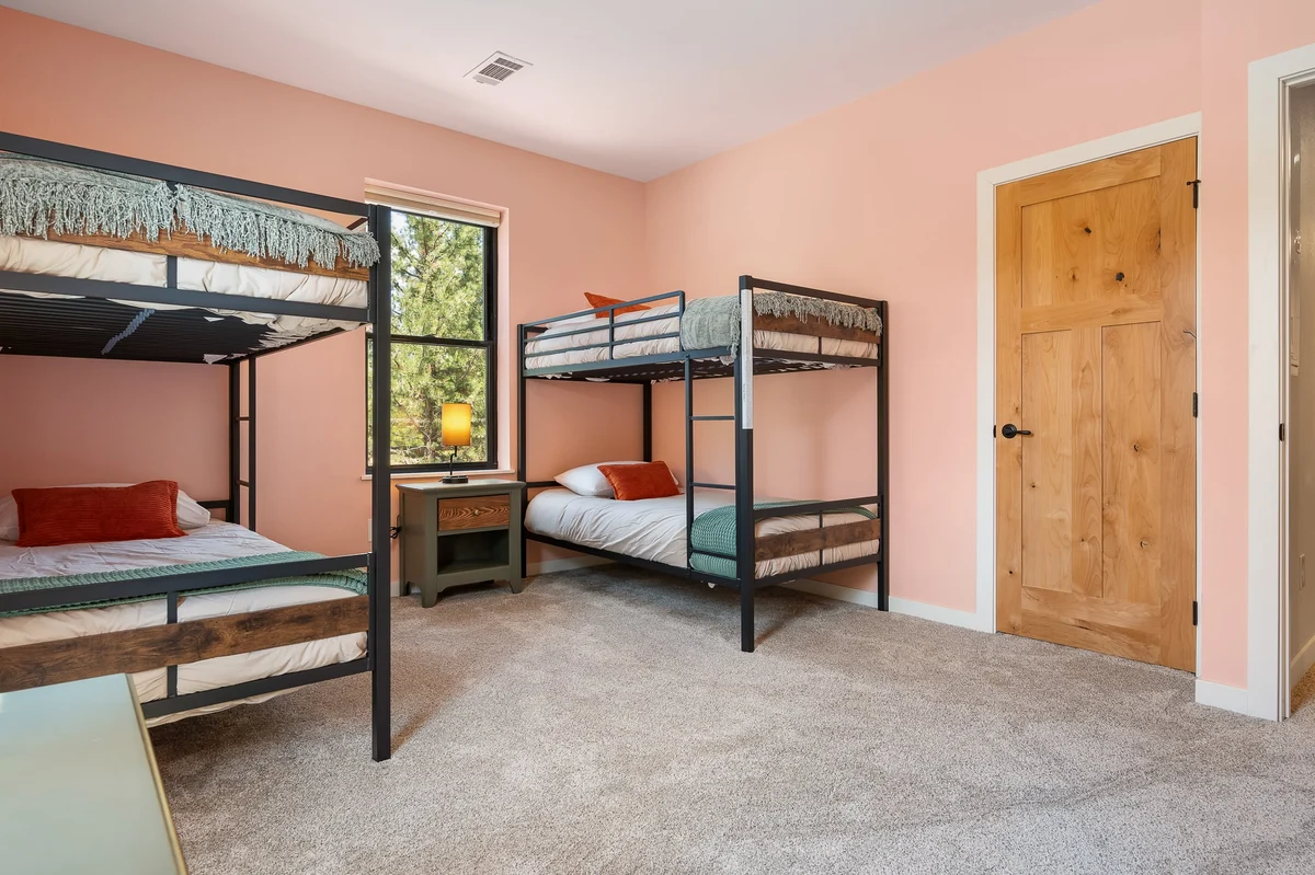 Master King Bedroom image 1