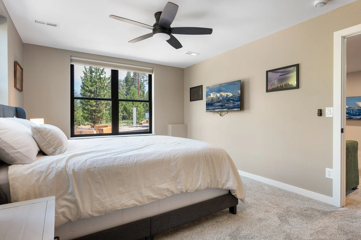 Queen Bedroom image 1