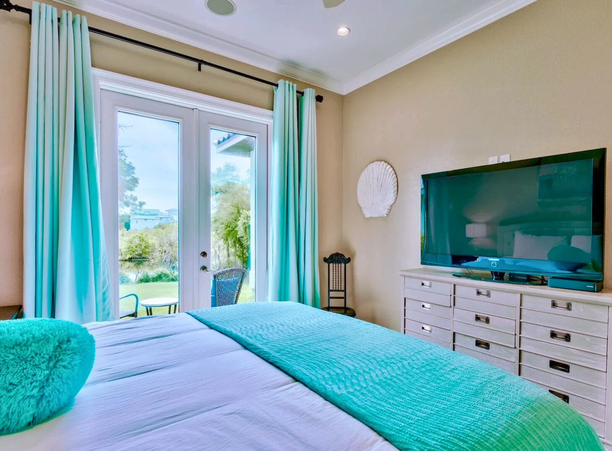 Bedroom 1 image 1