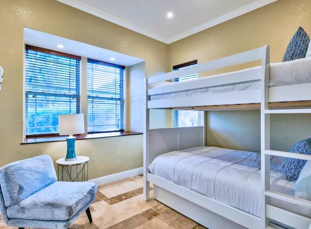 Bedroom 4 image 1