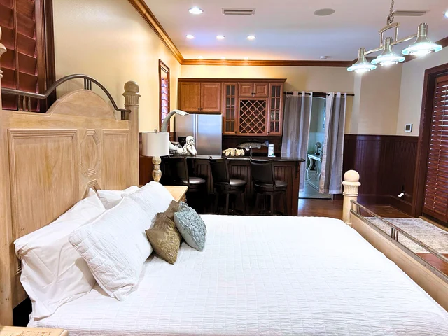 Bedroom 1 image 1