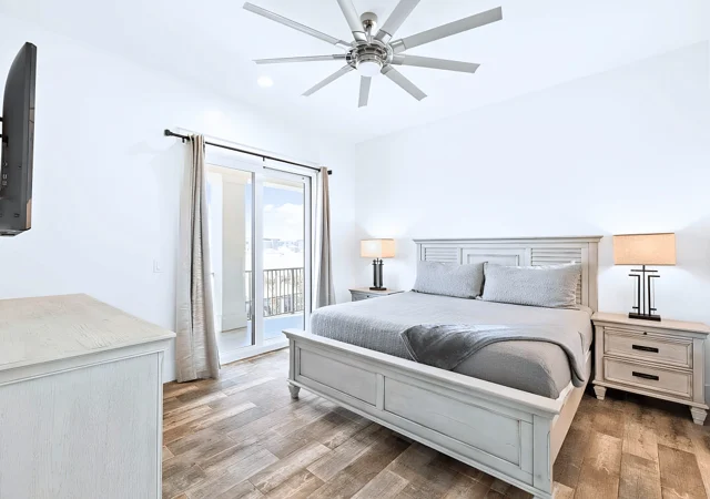 Bedroom 6 image 1