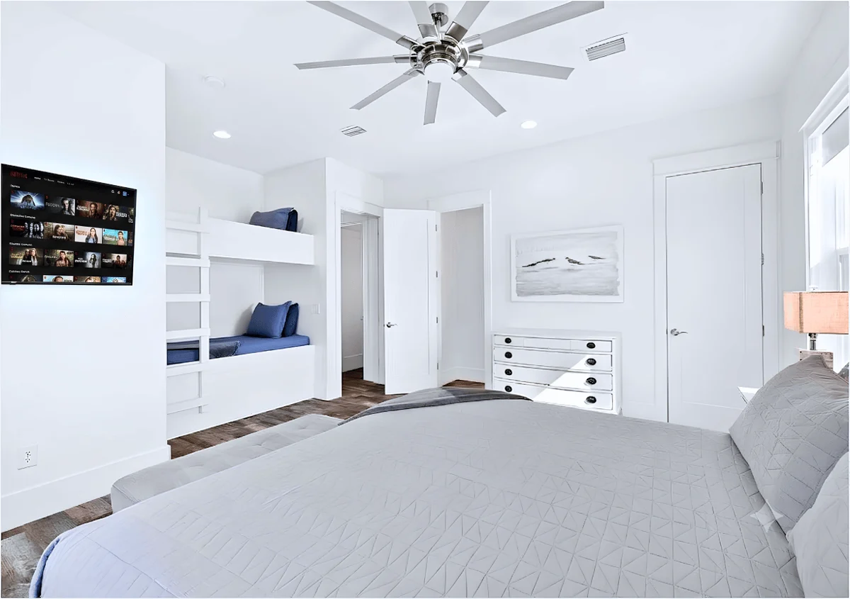 Bedroom 9 image 1