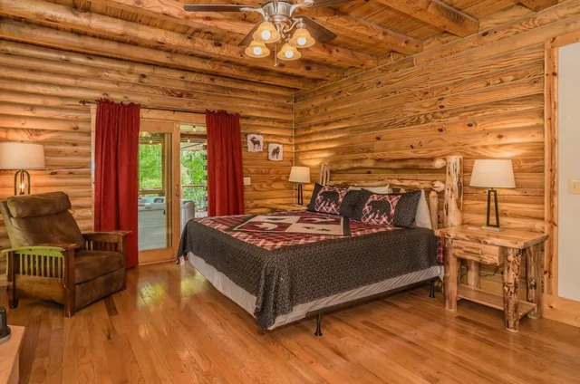 Bedroom 1 image 1