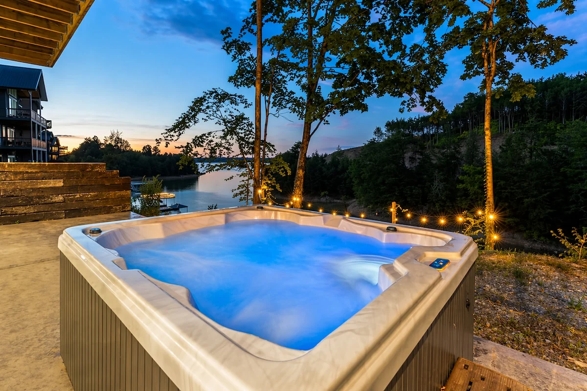The Incredible Smoky Mtn Luxury Lake House property photo 5