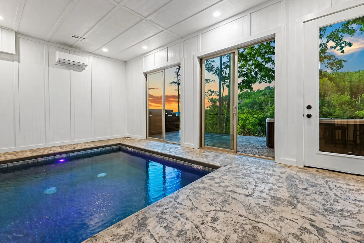 The Incredible Smoky Mtn Luxury Lake House property photo 4