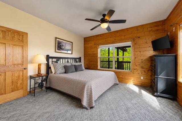 Bedroom 1 image 1