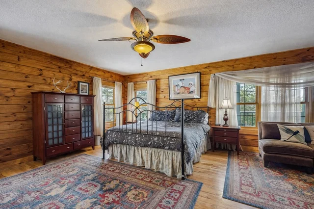 Bedroom 1 image 1