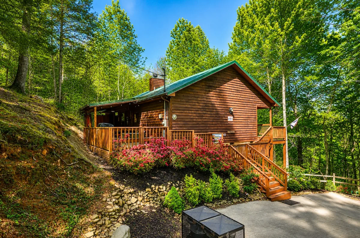 A Buttercup Bear Family Cabin Hot Tub & Firepit property photo 3