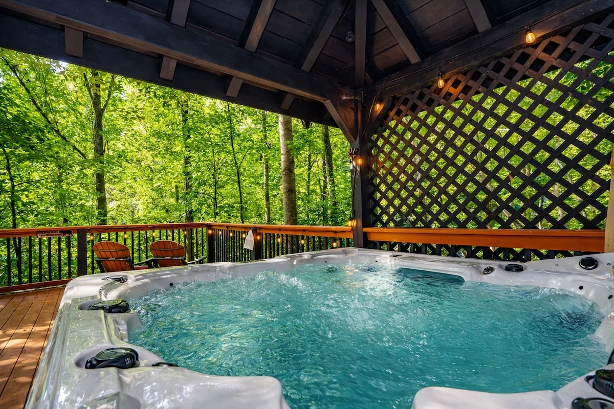 Gatlinburg Cabin with Hot Tub & Mountain Views property photo 4
