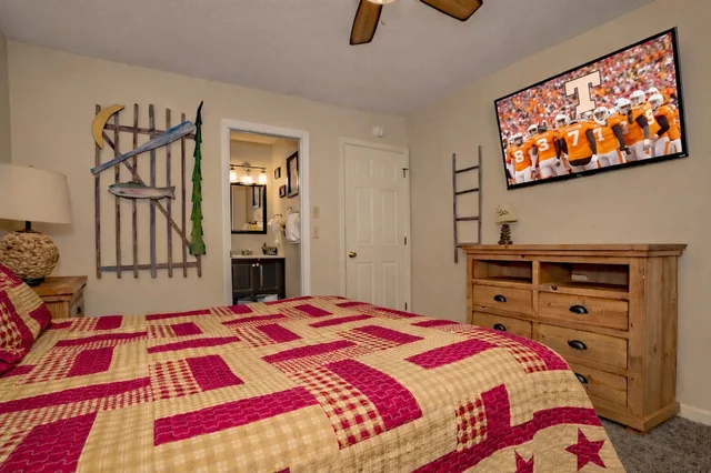 Bedroom 2 image 1