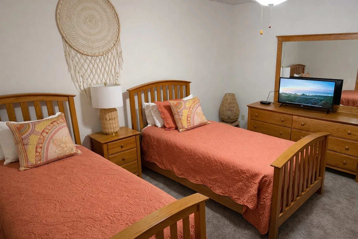 Bedroom image 1