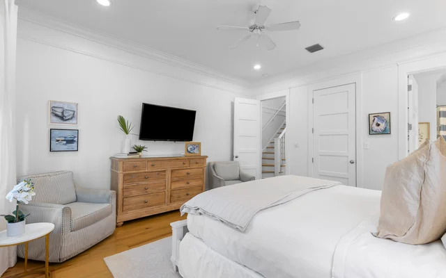 Bedroom 1 image 1