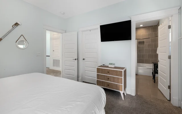 Bedroom 2 image 1