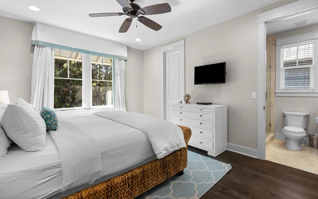 Bedroom 1 image 1