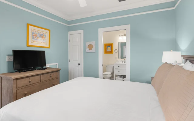 Bedroom 2 image 1