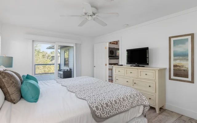 Bedroom 5 image 1