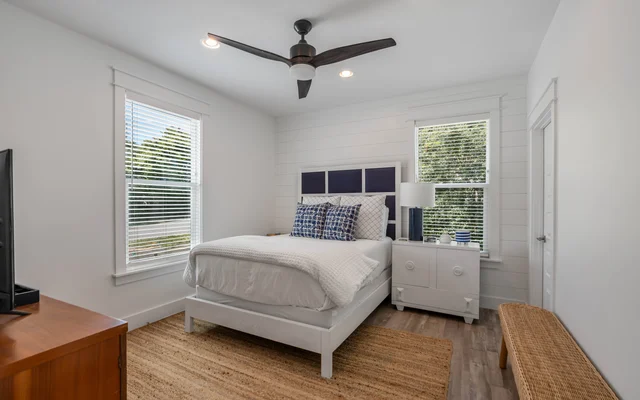 Bedroom 1 image 1