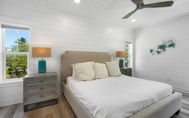 Bedroom 2 image 1