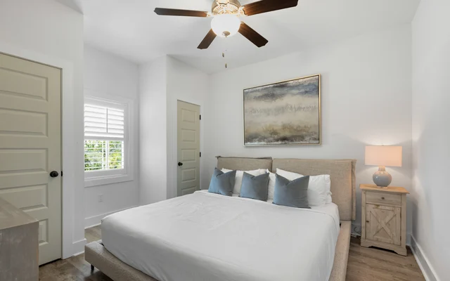 Bedroom 1 image 1
