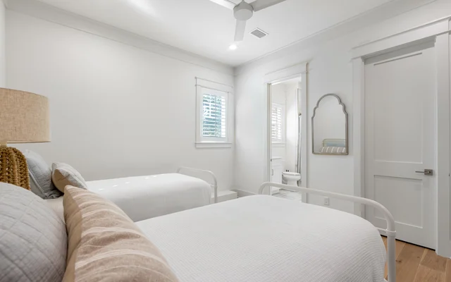 Bedroom 3 image 1