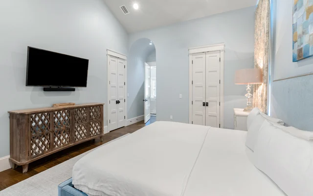 Bedroom 1 image 1