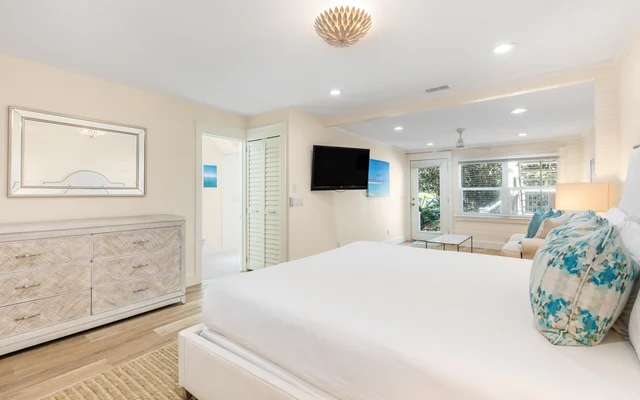 Bedroom 1 image 1