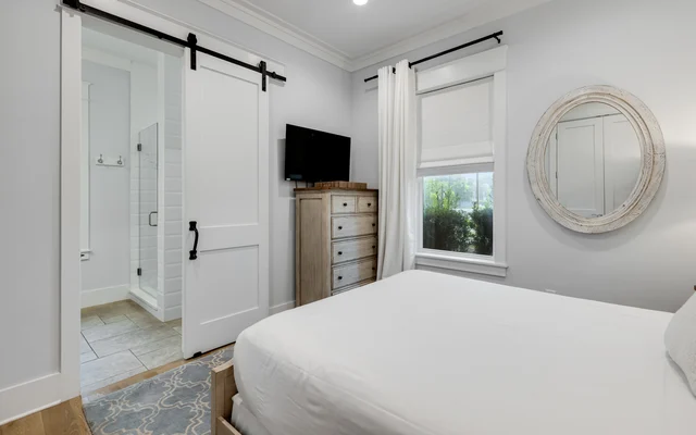 Bedroom 1 image 1