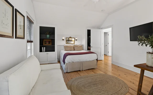 Bedroom 3 image 1