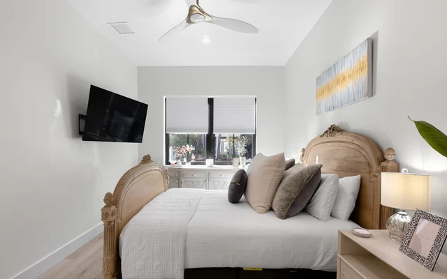 Bedroom 1 image 1