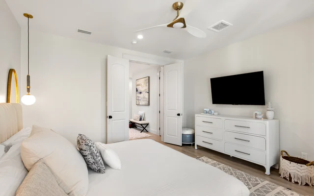 Bedroom 4 image 1