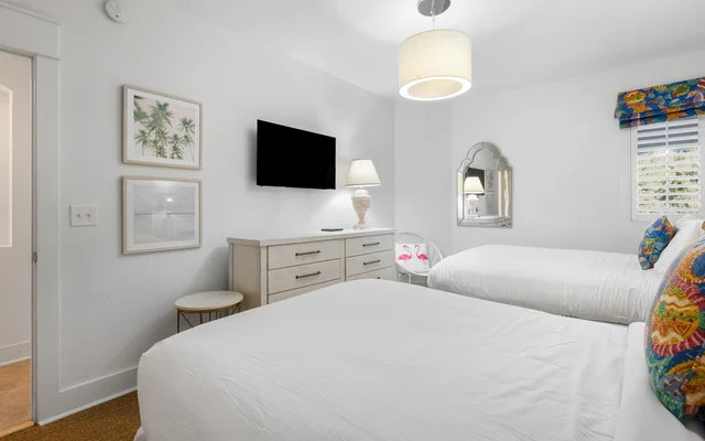 Bedroom 3 image 1